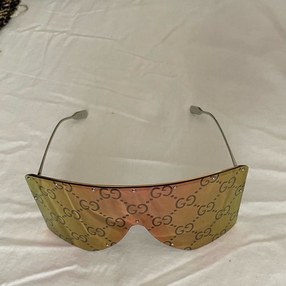 Gucci Authentic Large Shield Sunglasses - Picture 7 of 7
